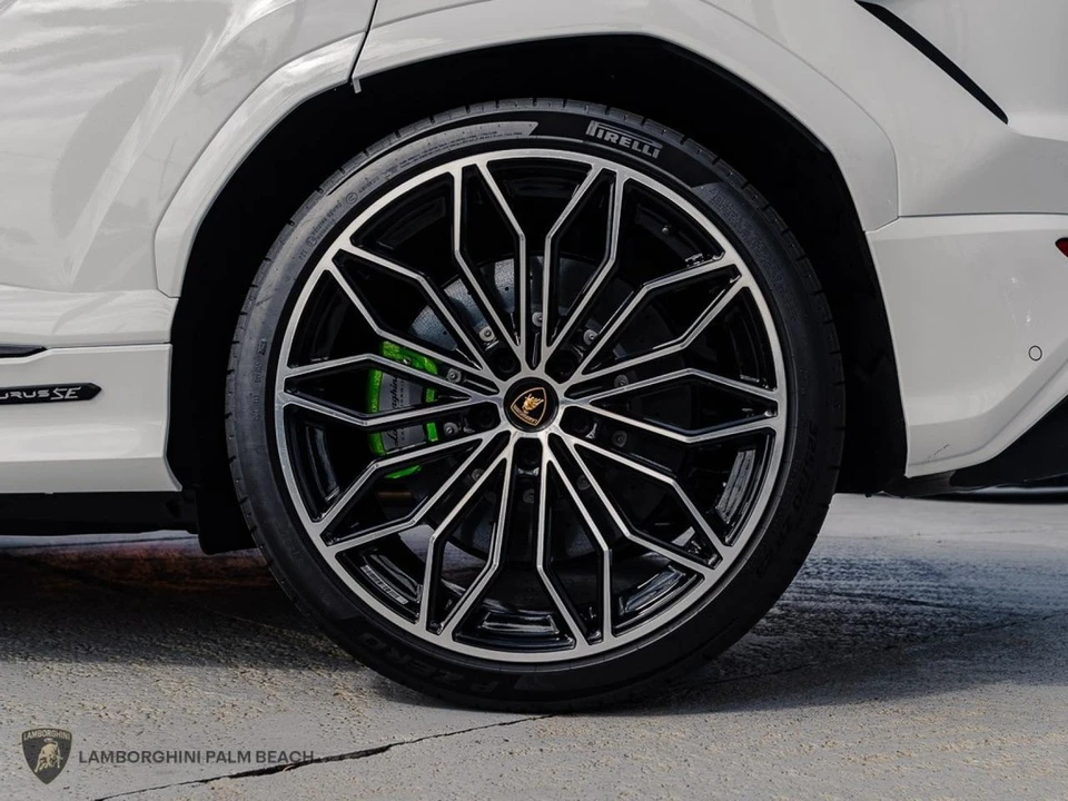2025 Lamborghini Urus SE - Image 25 of 26