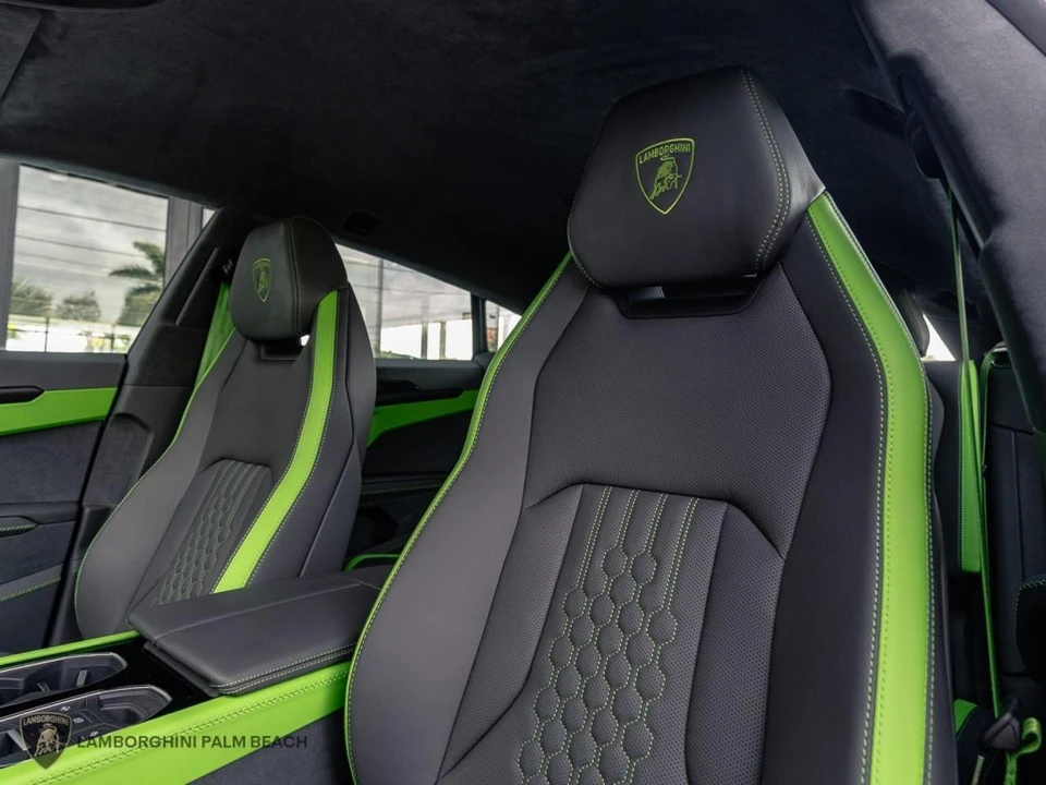 2025 Lamborghini Urus SE - Image 17 of 26