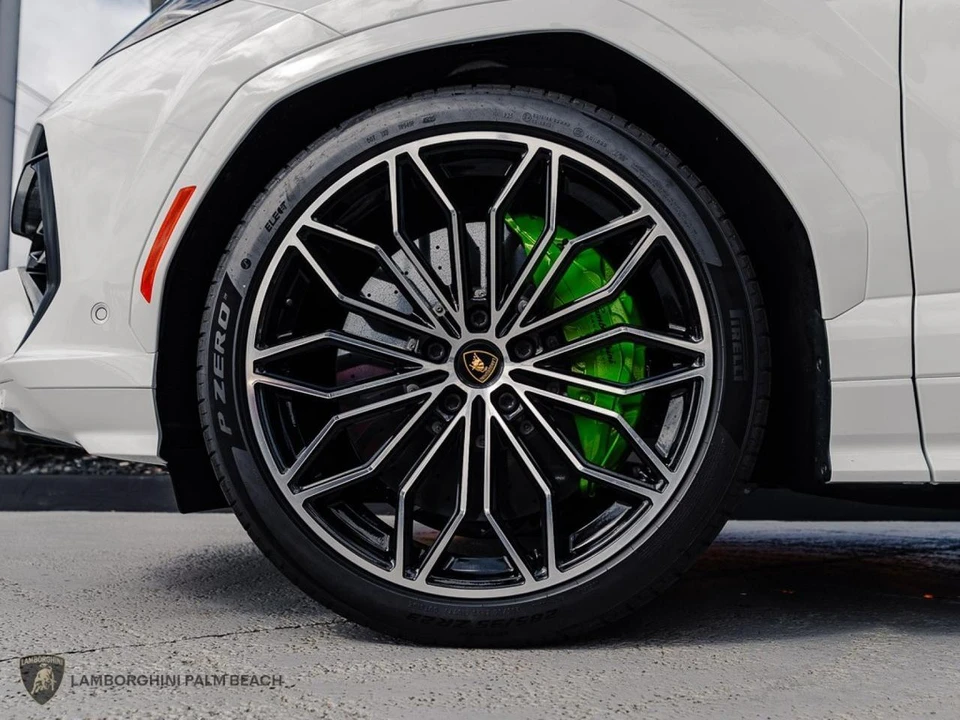 2025 Lamborghini Urus SE - Image 26 of 26
