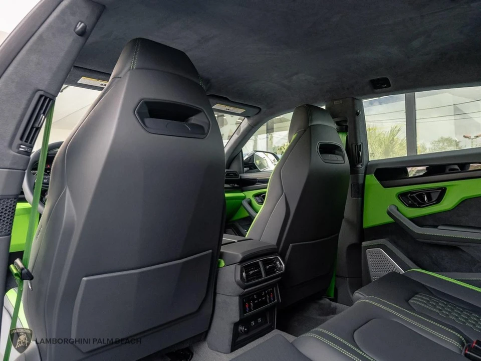 2025 Lamborghini Urus SE - Image 23 of 26
