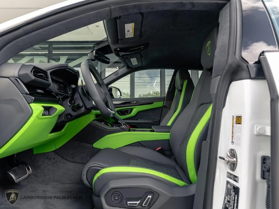 2025 Lamborghini Urus SE - Image 18 of 26