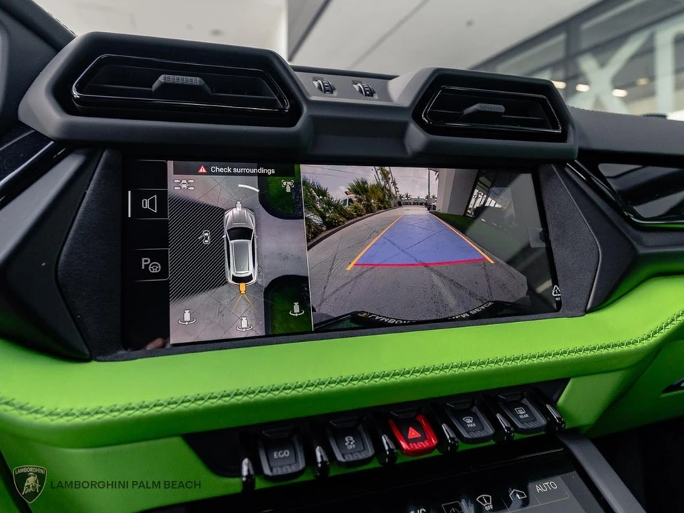 2025 Lamborghini Urus SE - Image 10 of 26
