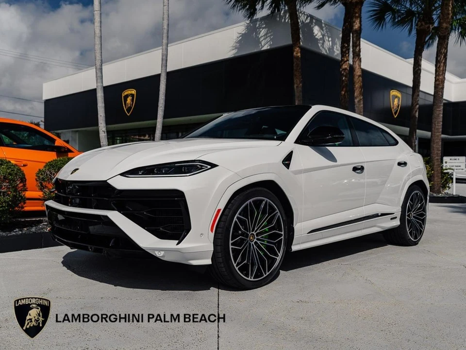 2025 Lamborghini Urus SE - Image 2 of 26