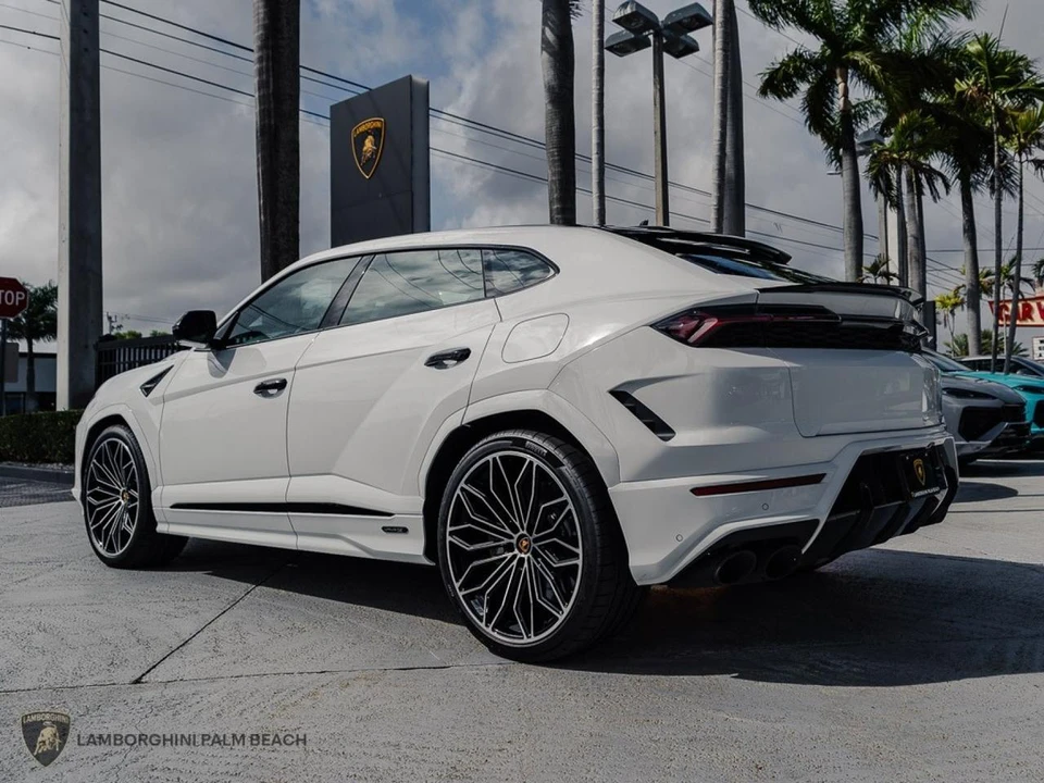 2025 Lamborghini Urus SE - Image 4 of 26