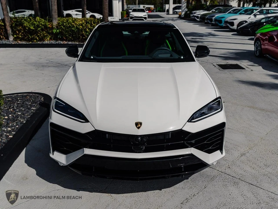 2025 Lamborghini Urus SE - Image 5 of 26
