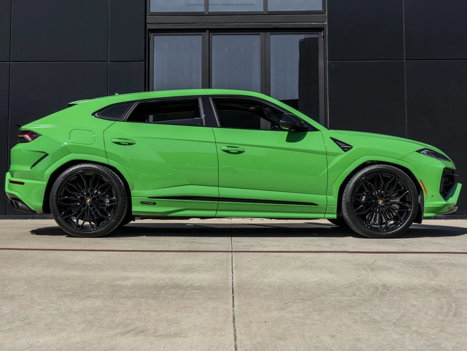 2025 Lamborghini Urus SE - Image 5 of 25