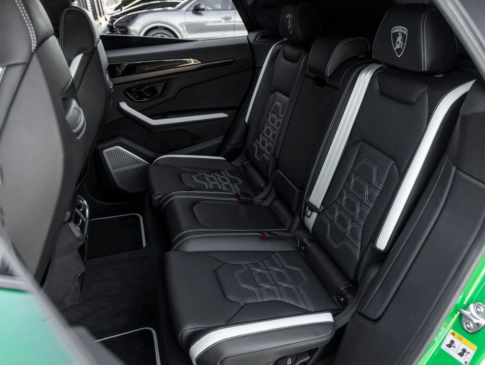 2025 Lamborghini Urus SE - Image 23 of 25