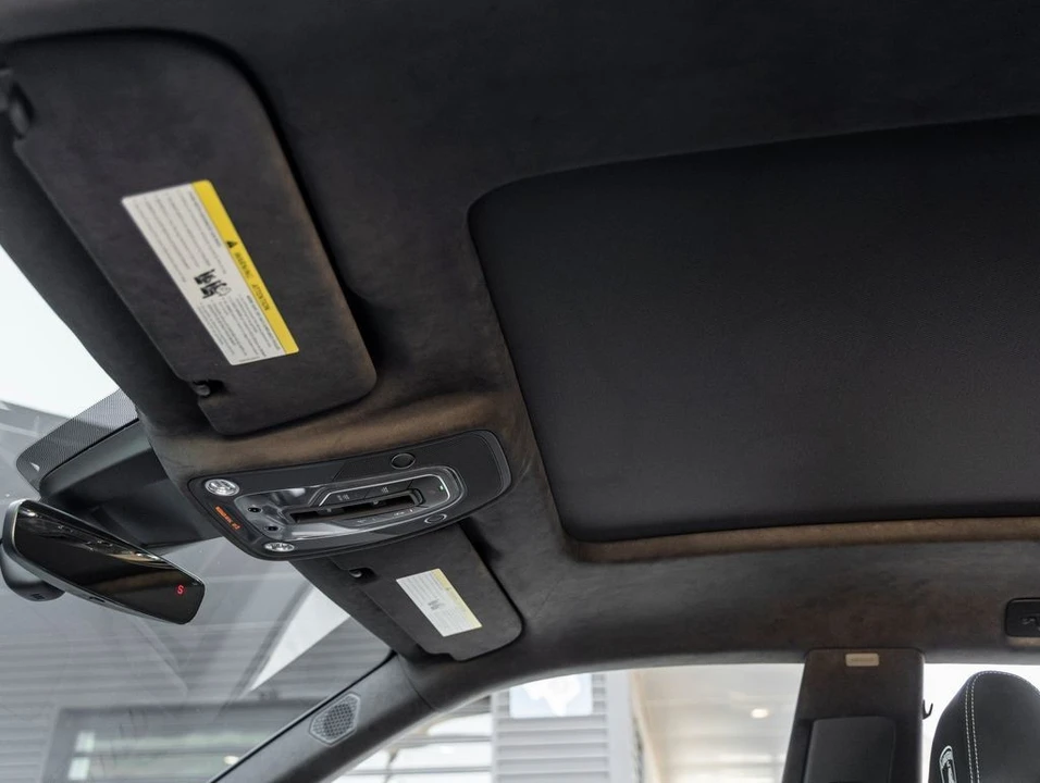2025 Lamborghini Urus SE - Image 24 of 25