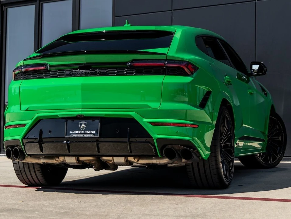 2025 Lamborghini Urus SE - Image 9 of 25