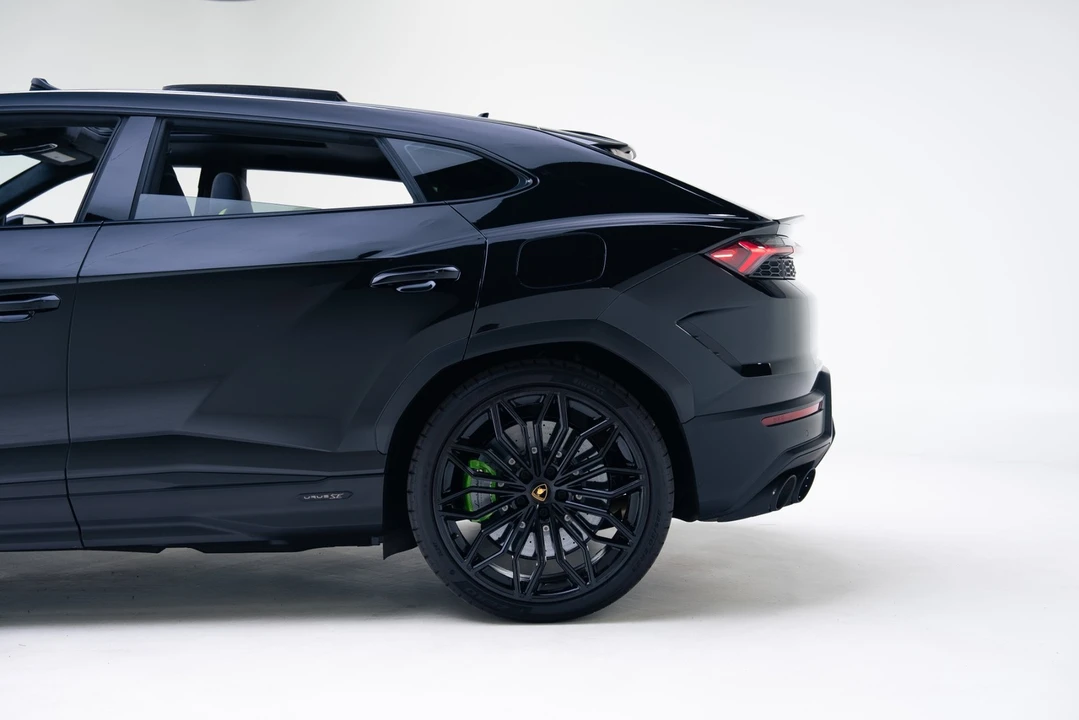 2025 Lamborghini Urus SE - Image 15 of 21