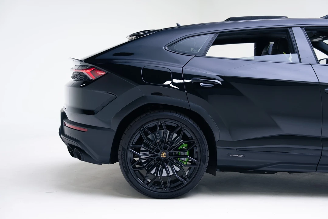 2025 Lamborghini Urus SE - Image 20 of 21