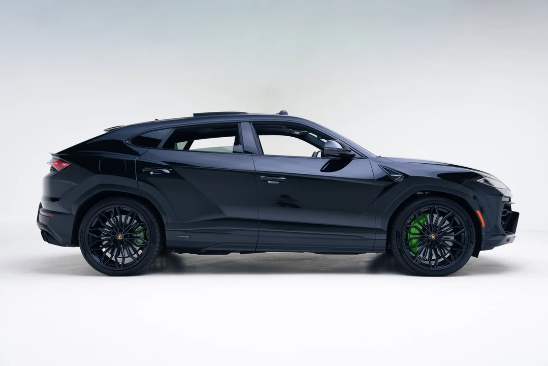2025 Lamborghini Urus SE - Image 3 of 21