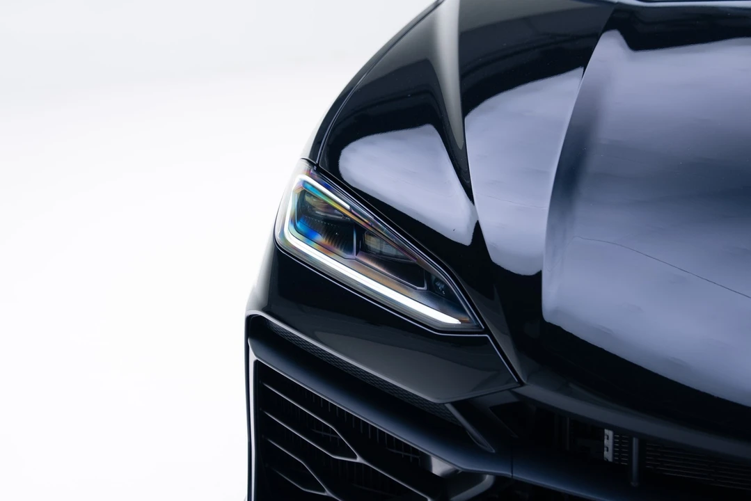 2025 Lamborghini Urus SE - Image 11 of 21