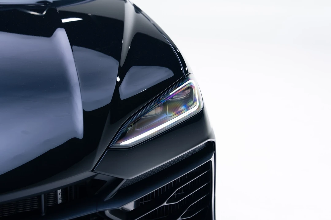 2025 Lamborghini Urus SE - Image 10 of 21
