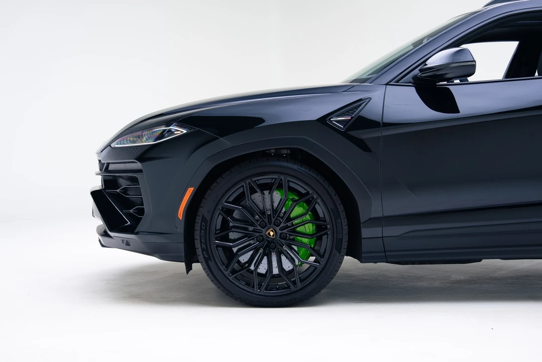 2025 Lamborghini Urus SE - Image 14 of 21