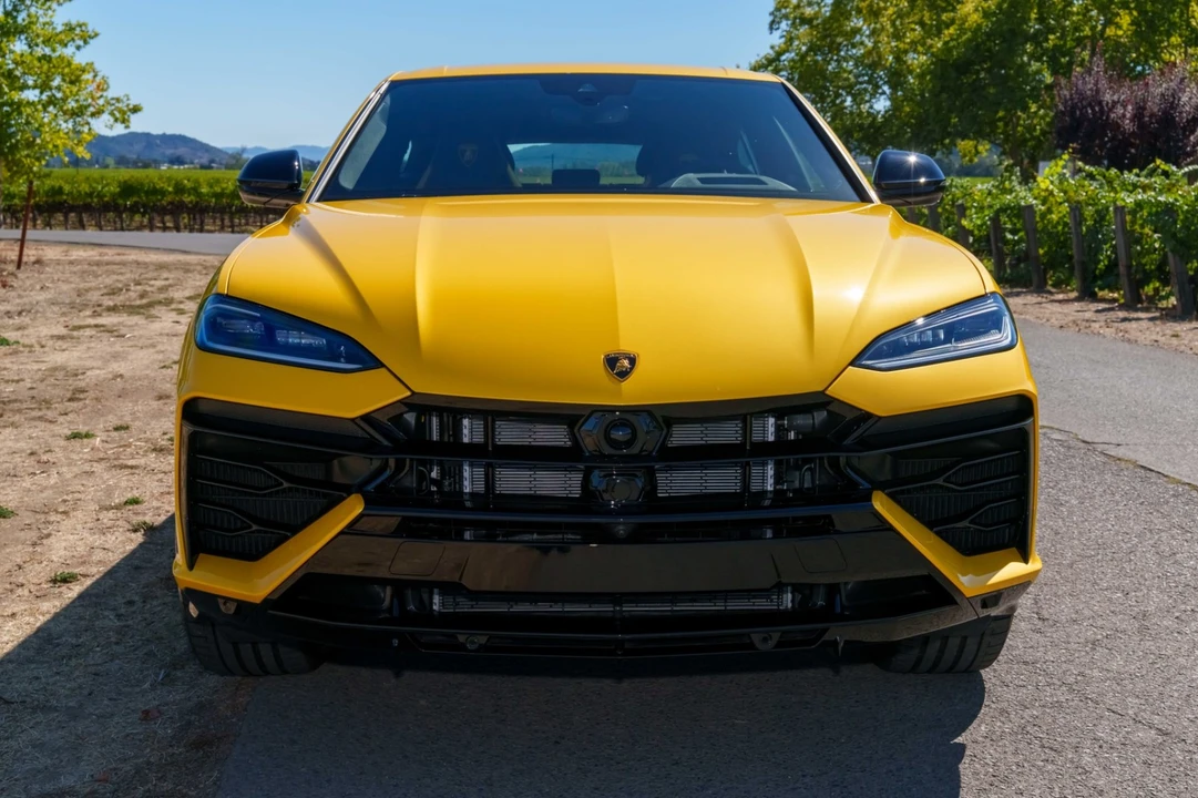 2025 Lamborghini Urus SE - Image 3 of 12