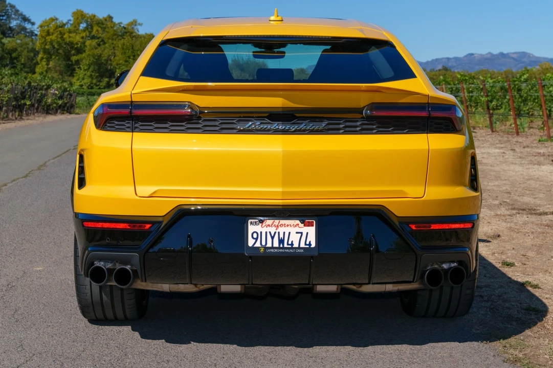 2025 Lamborghini Urus SE - Image 7 of 12