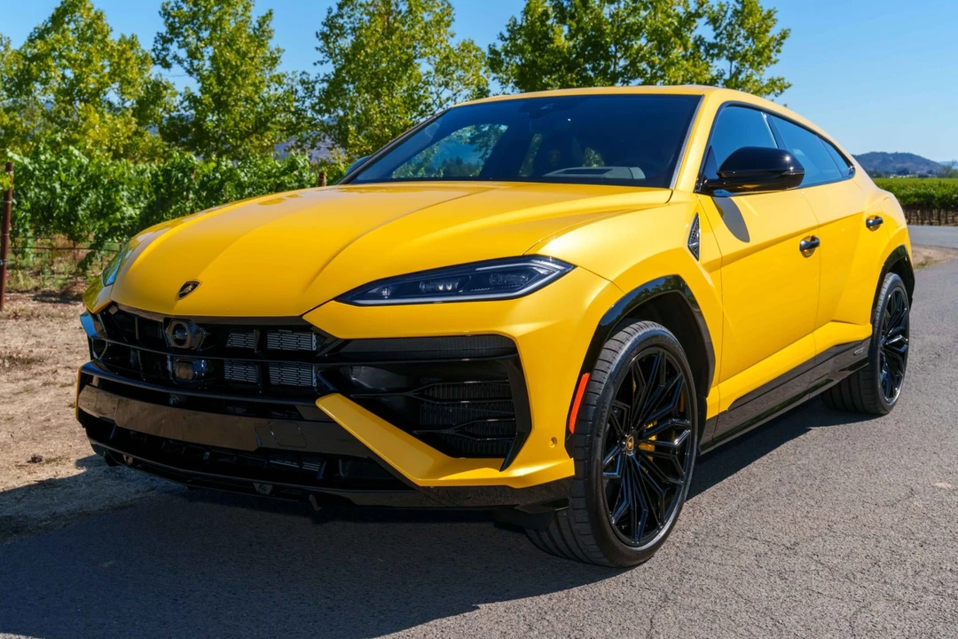 2025 Lamborghini Urus SE - Image 4 of 12