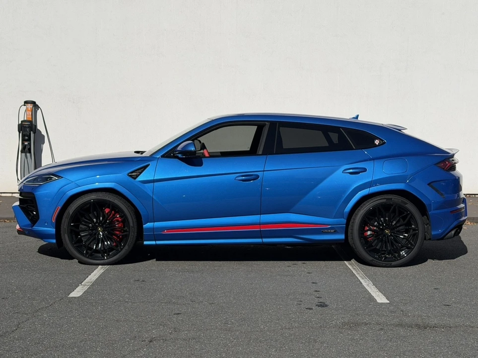 2025 Lamborghini Urus SE - Image 6 of 12