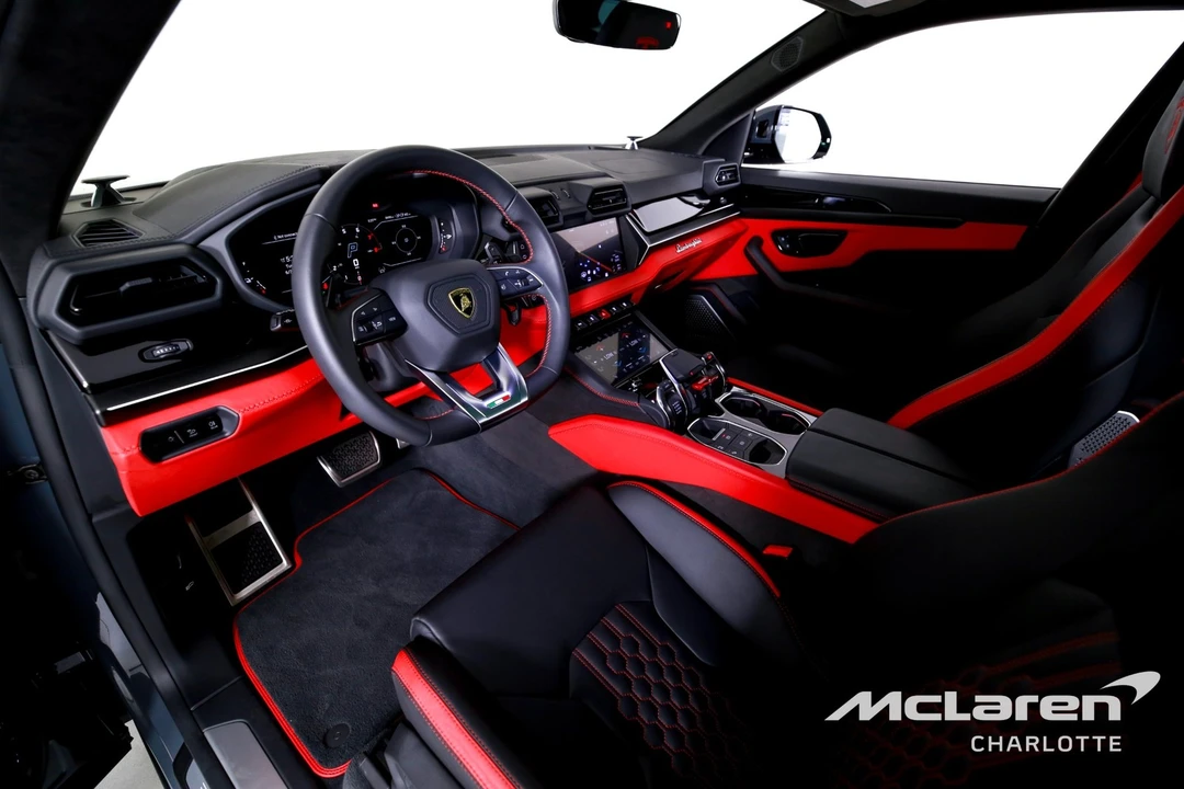 2025 Lamborghini Urus SE - Image 12 of 31