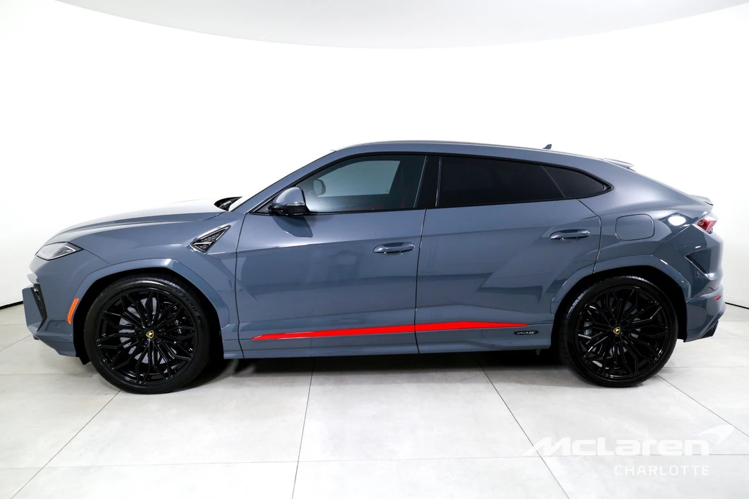 2025 Lamborghini Urus SE - Image 5 of 31