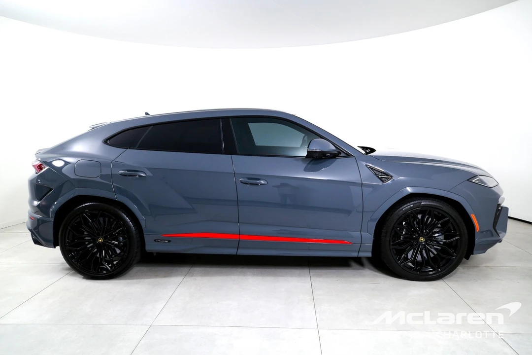 2025 Lamborghini Urus SE - Image 9 of 31