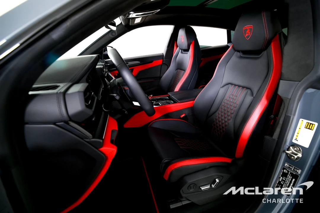 2025 Lamborghini Urus SE - Image 11 of 31