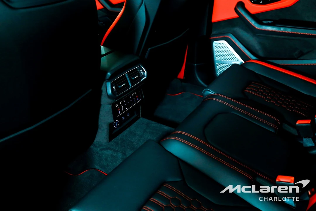 2025 Lamborghini Urus SE - Image 19 of 31