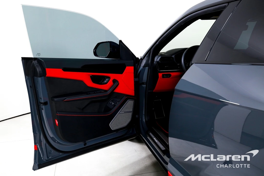 2025 Lamborghini Urus SE - Image 10 of 31