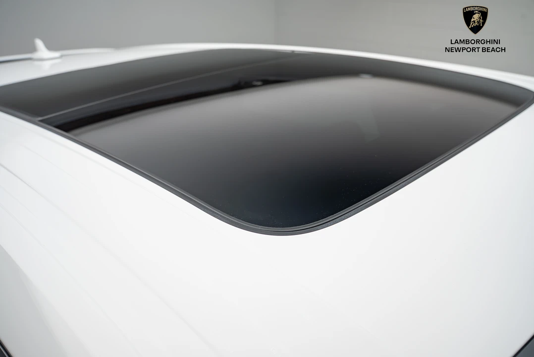 2025 Lamborghini Urus SE - Image 5 of 31