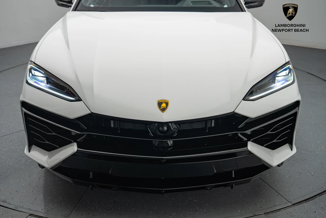 2025 Lamborghini Urus SE - Image 9 of 31