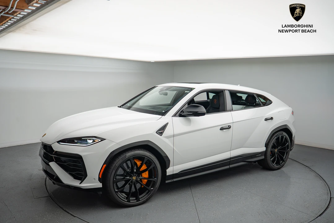 2025 Lamborghini Urus SE - Image 12 of 31