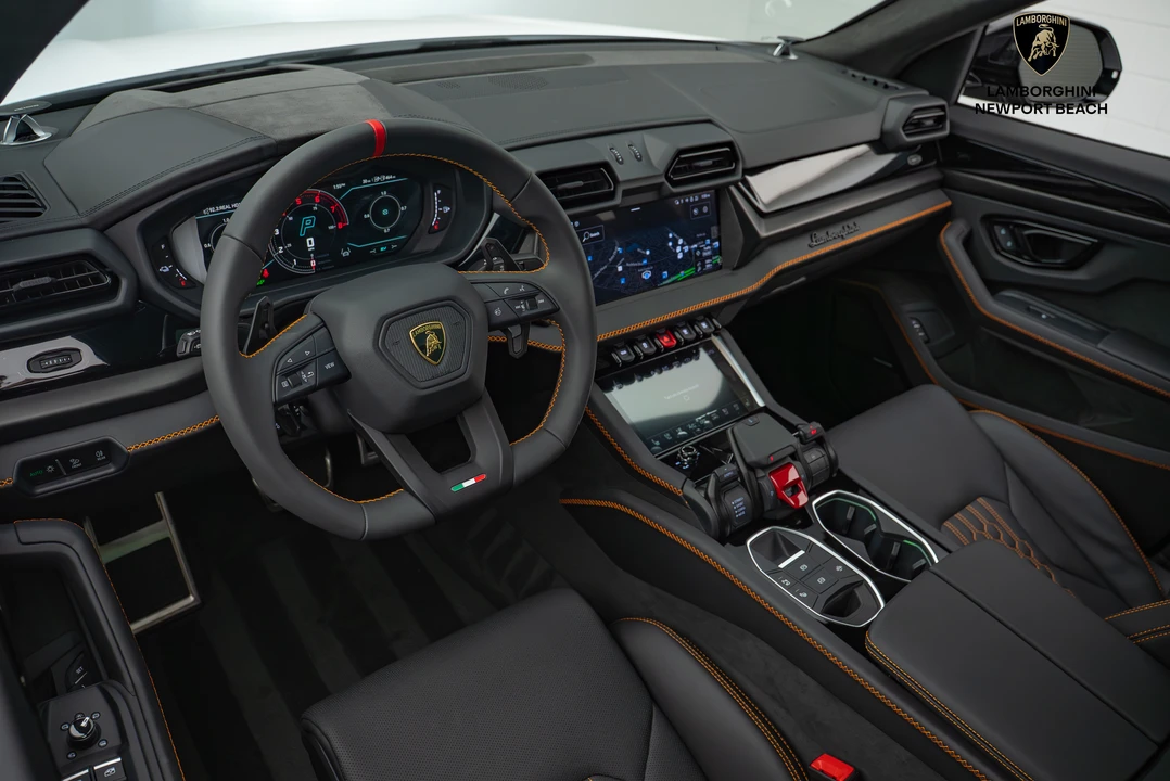 2025 Lamborghini Urus SE - Image 19 of 31