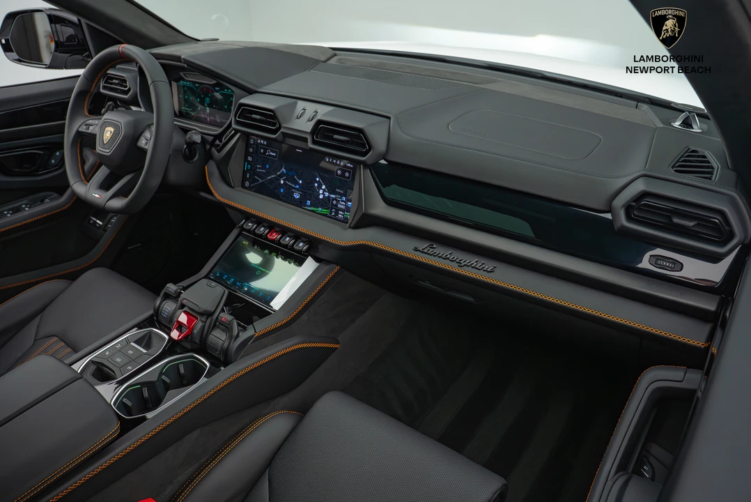 2025 Lamborghini Urus SE - Image 20 of 31