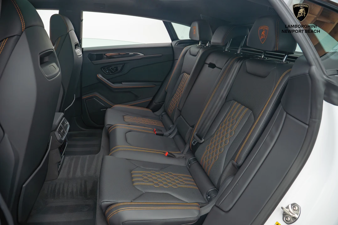 2025 Lamborghini Urus SE - Image 23 of 31