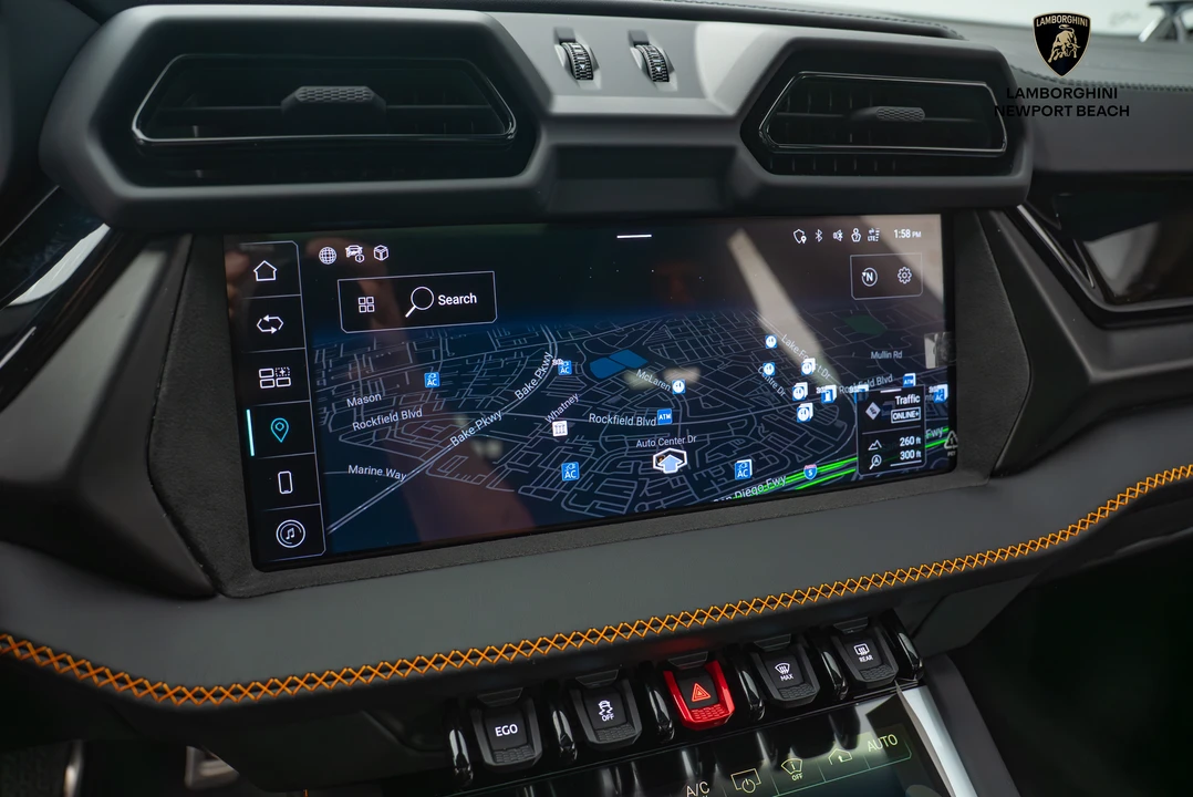 2025 Lamborghini Urus SE - Image 29 of 31