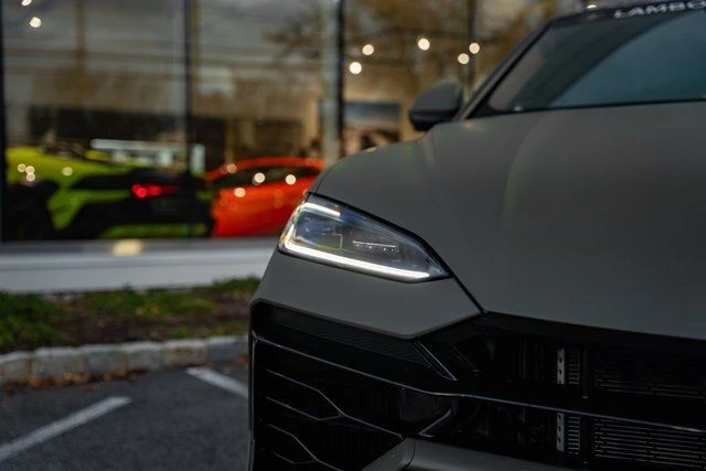 2025 Lamborghini Urus SE - Image 7 of 21