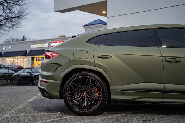 2025 Lamborghini Urus SE - Image 20 of 21