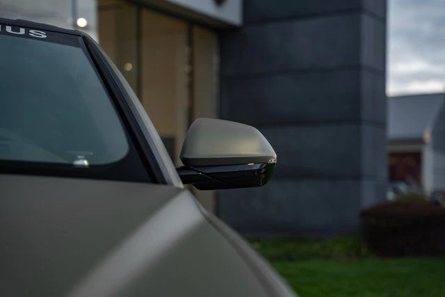 2025 Lamborghini Urus SE - Image 9 of 21
