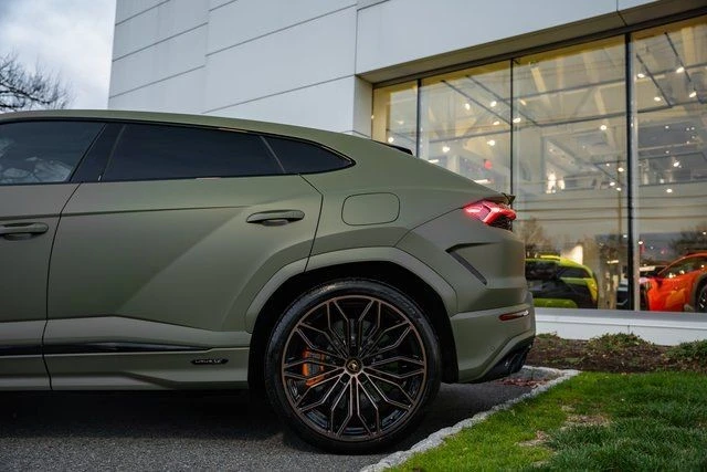 2025 Lamborghini Urus SE - Image 14 of 21