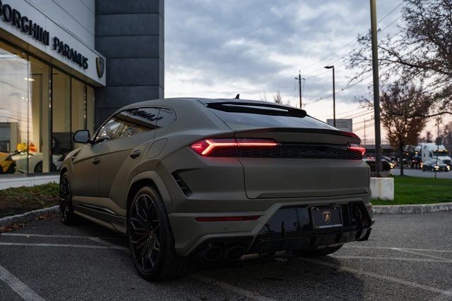 2025 Lamborghini Urus SE - Image 16 of 21