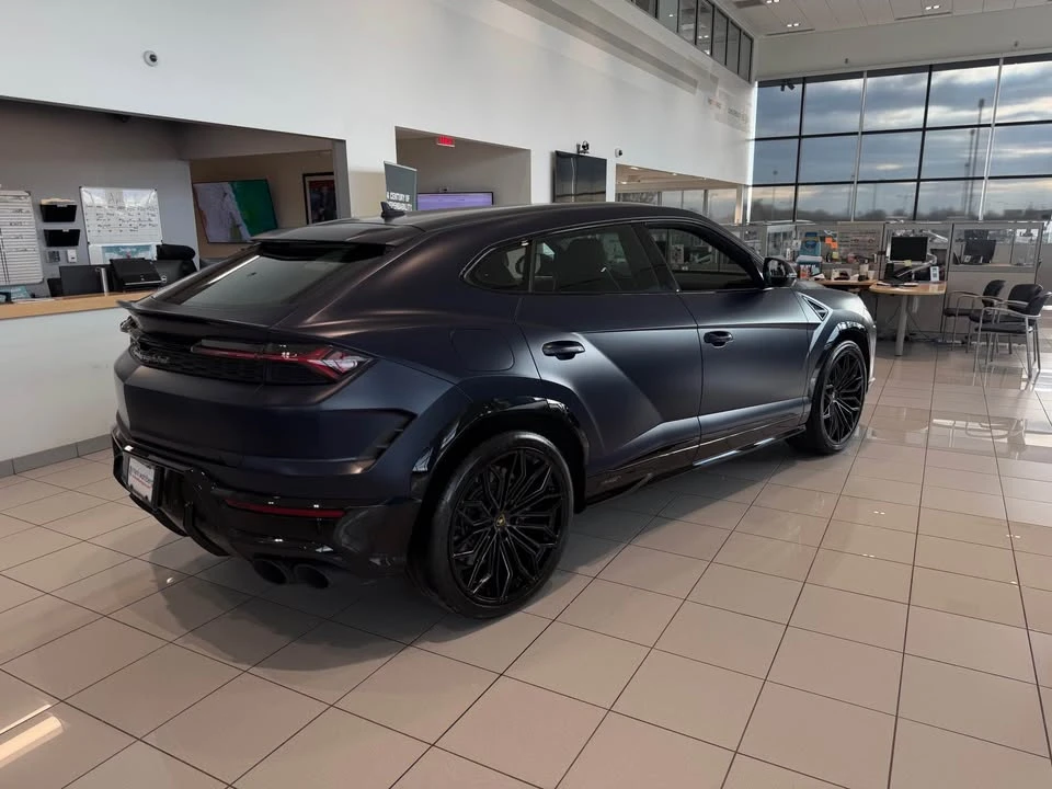 2025 Lamborghini Urus - Image 6 of 10