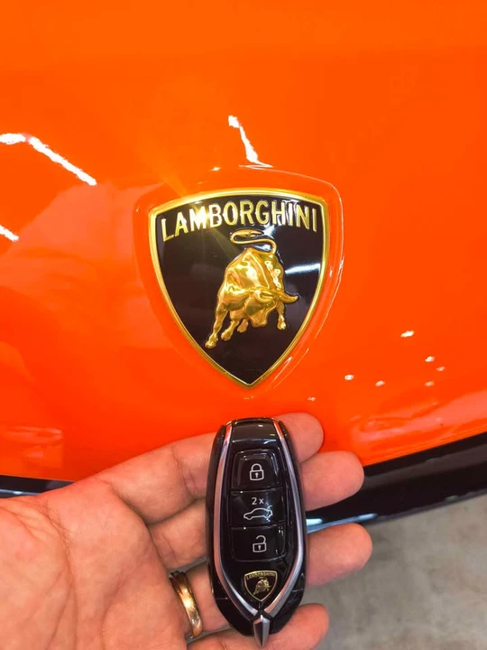2025 Lamborghini Urus - Image 18 of 18