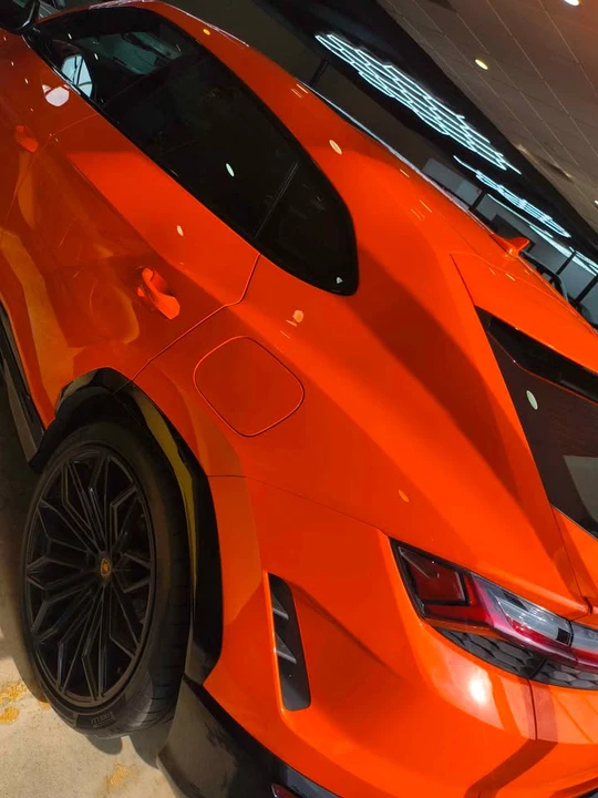 2025 Lamborghini Urus - Image 9 of 18