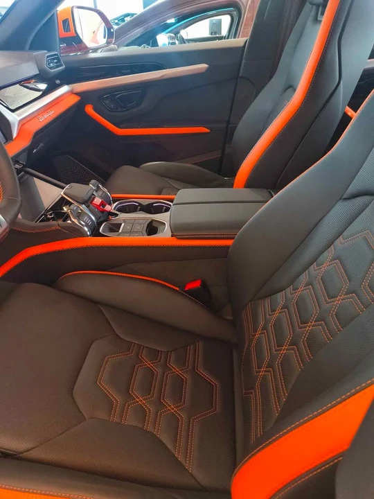2025 Lamborghini Urus - Image 12 of 18