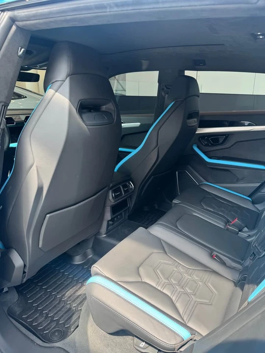 2025 Lamborghini Urus SE - Image 6 of 10