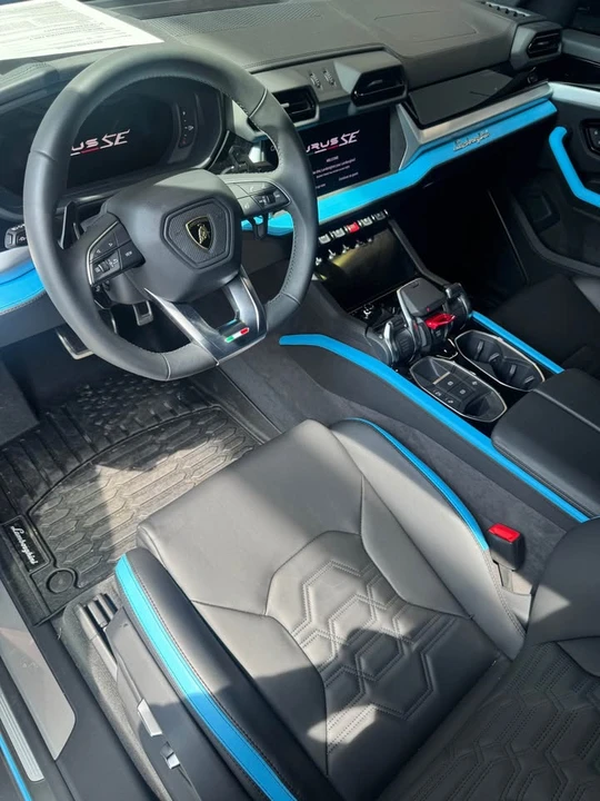 2025 Lamborghini Urus SE - Image 4 of 10