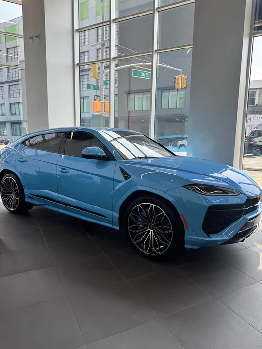 2025 Lamborghini Urus SE - Image 2 of 10