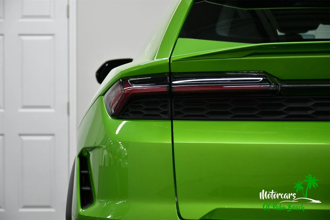 2025 Lamborghini Urus - Image 10 of 21