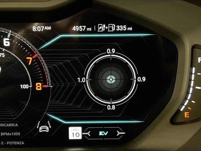 2025 Lamborghini Urus - Image 12 of 31